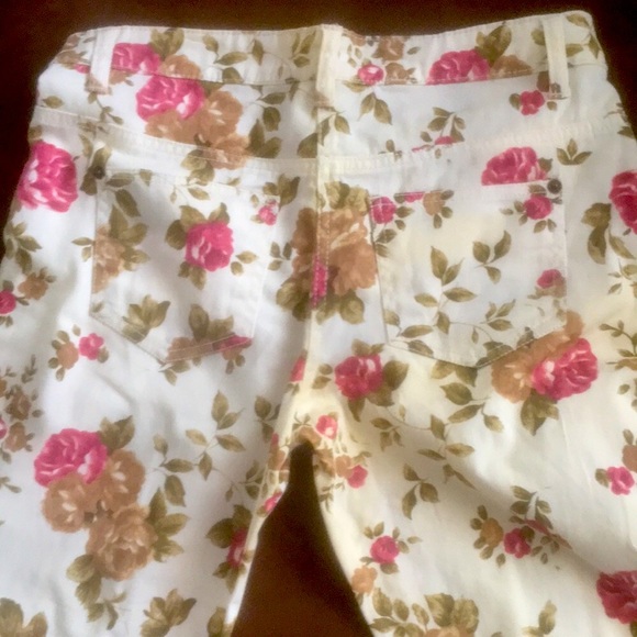 Floral  White Denim Jeans - Picture 12 of 15